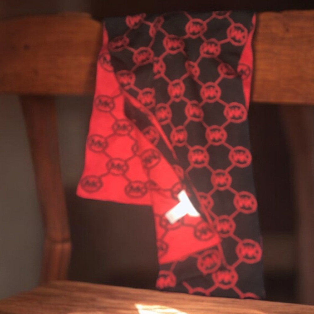 Stylish Red and Black Patterned Michael Kors Men's Scarf